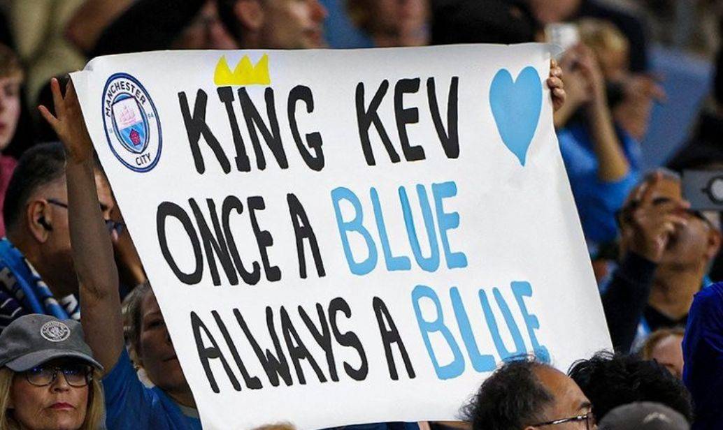 泪目！34岁大师重返伊蒂哈德+26分钟被换 曼城球迷tifo：King凯文